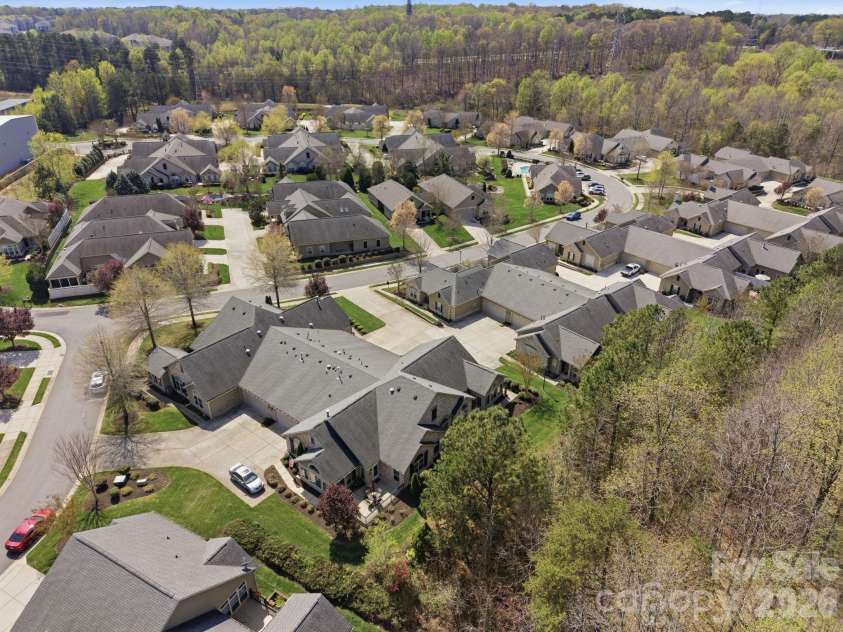 5224 Polo Gate Boulevard, Charlotte, NC 28216.  MLS# CAR4359514, YatesRealty ID 22214. 
