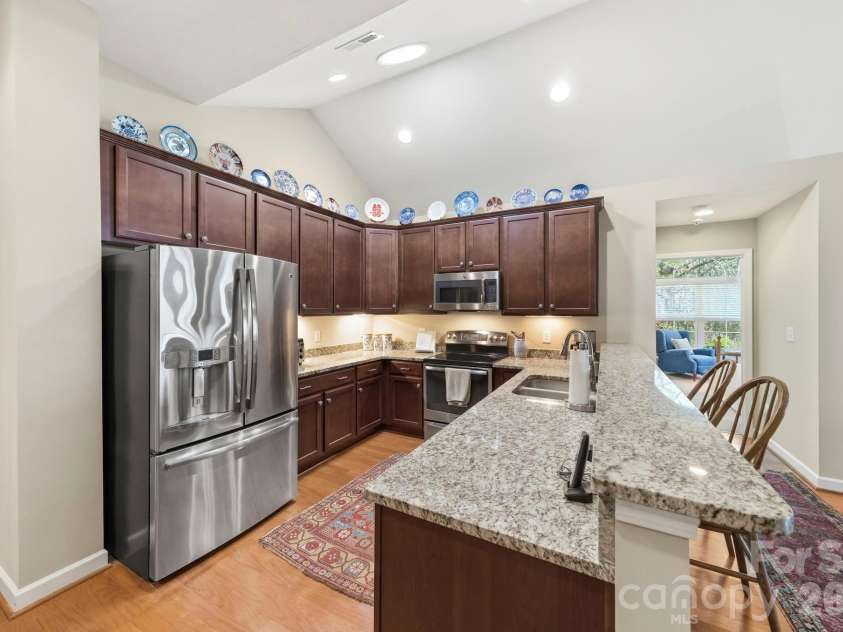 5224 Polo Gate Boulevard, Charlotte, NC 28216.  MLS# CAR4359514, YatesRealty ID 22214. 