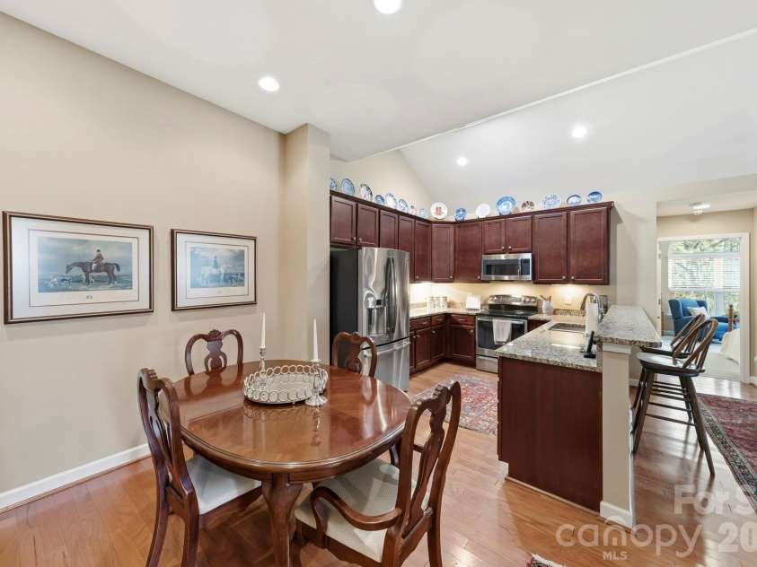 5224 Polo Gate Boulevard, Charlotte, NC 28216.  MLS# CAR4359514, YatesRealty ID 22214. 