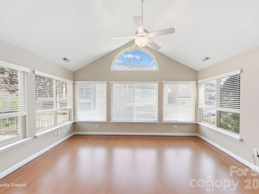 5224 Polo Gate Boulevard, Charlotte, NC 28216.  MLS# CAR4359514, YatesRealty ID 22214. 