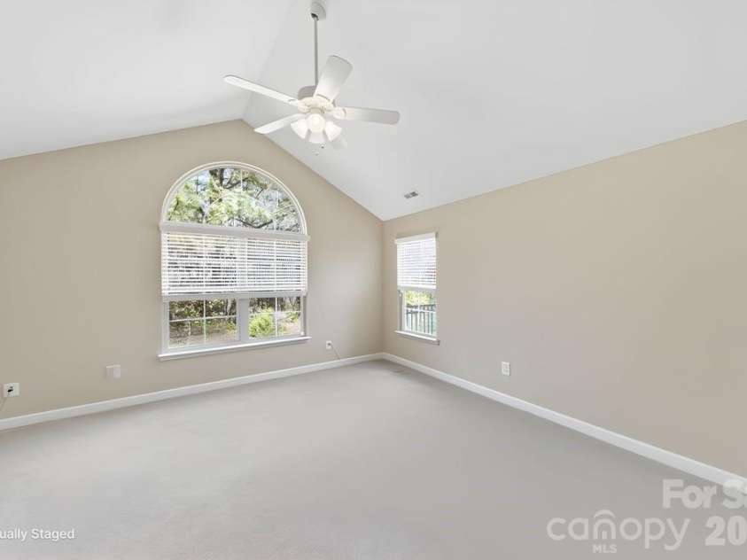 5224 Polo Gate Boulevard, Charlotte, NC 28216.  MLS# CAR4359514, YatesRealty ID 22214. 