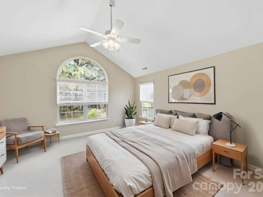 5224 Polo Gate Boulevard, Charlotte, NC 28216.  MLS# CAR4359514, YatesRealty ID 22214. 