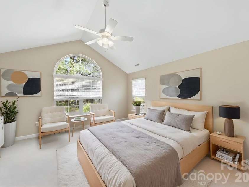 5224 Polo Gate Boulevard, Charlotte, NC 28216.  MLS# CAR4359514, YatesRealty ID 22214. 