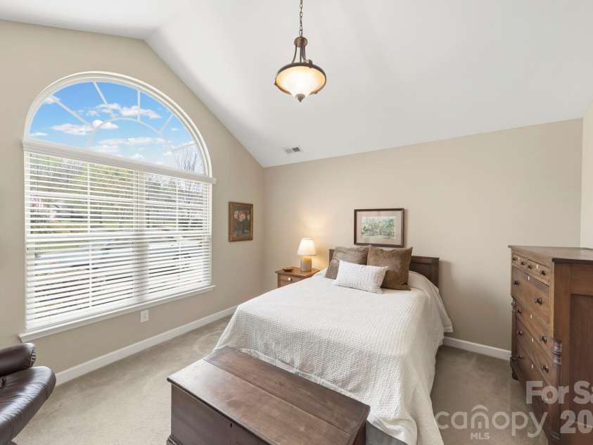 5224 Polo Gate Boulevard, Charlotte, NC 28216.  MLS# CAR4359514, YatesRealty ID 22214. 