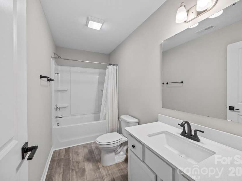 122 Slalom Street, Statesville, NC 28677.  MLS# CAR4370135, YatesRealty ID 22215. 