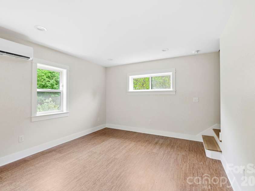 17 Fireside Drive, Asheville, NC 28806.  MLS# CAR4369935, YatesRealty ID 22216. 