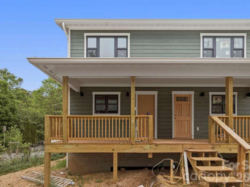 17 Fireside Drive, Asheville, NC 28806.  MLS# CAR4369935, YatesRealty ID 22216. Front exterior