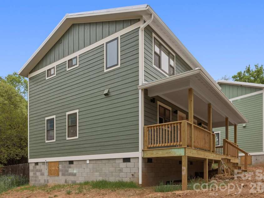 17 Fireside Drive, Asheville, NC 28806.  MLS# CAR4369935, YatesRealty ID 22216. Side exterior
