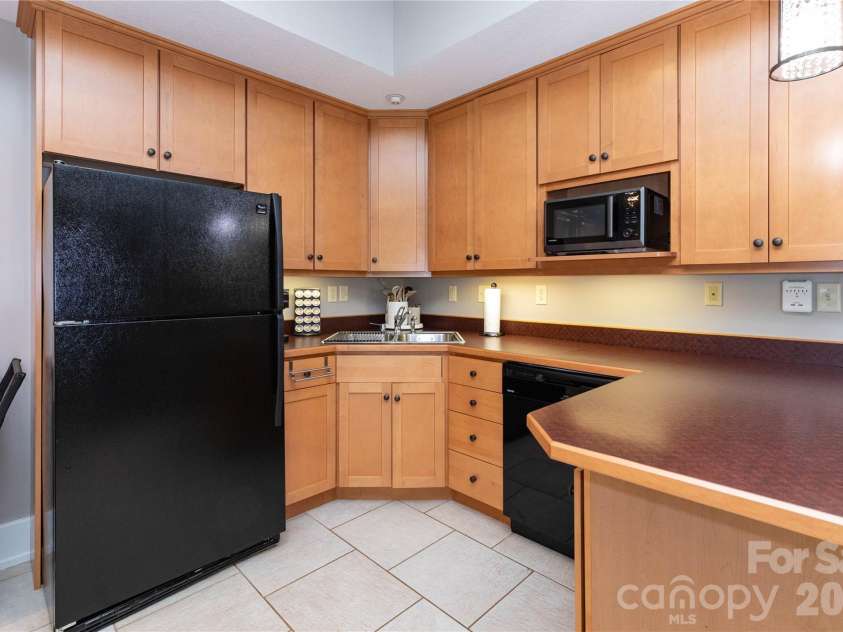 30 Rilandwell Drive, Fletcher, NC 28732.  MLS# CAR4369912, YatesRealty ID 22218. 