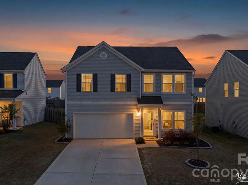 119 Mooring Drive, Statesville, NC 28677.  MLS# CAR4372646, YatesRealty ID 22219. 