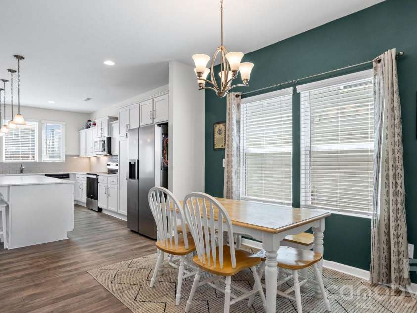 119 Mooring Drive, Statesville, NC 28677.  MLS# CAR4372646, YatesRealty ID 22219. Eat in kitchen