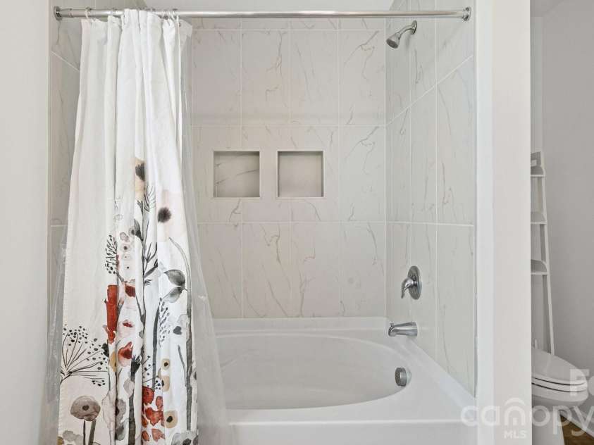 119 Mooring Drive, Statesville, NC 28677.  MLS# CAR4372646, YatesRealty ID 22219. Primary bathroom