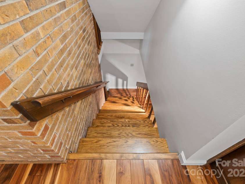204 Woodfield Drive, Asheville, NC 28803.  MLS# CAR4267212, YatesRealty ID 22219. 