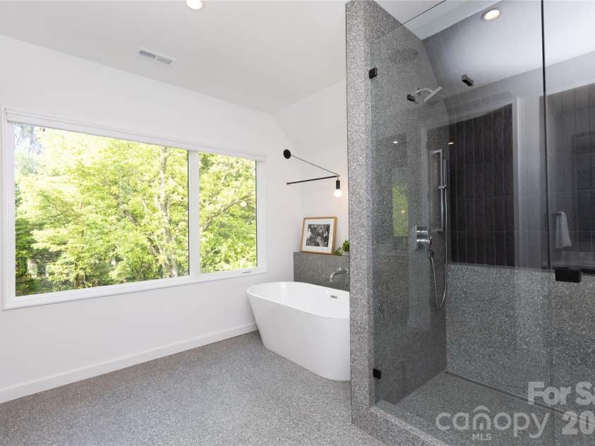 812 Herrin Avenue, Charlotte, NC 28205.  MLS# CAR4372335, YatesRealty ID 22220. 