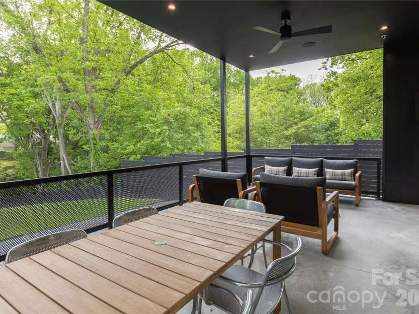812 Herrin Avenue, Charlotte, NC 28205.  MLS# CAR4372335, YatesRealty ID 22220. 