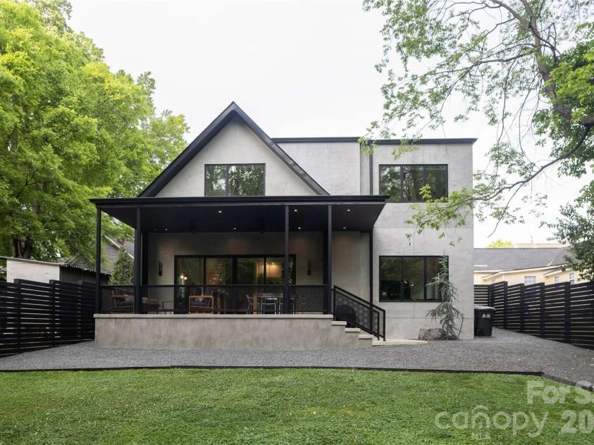 812 Herrin Avenue, Charlotte, NC 28205.  MLS# CAR4372335, YatesRealty ID 22220. 