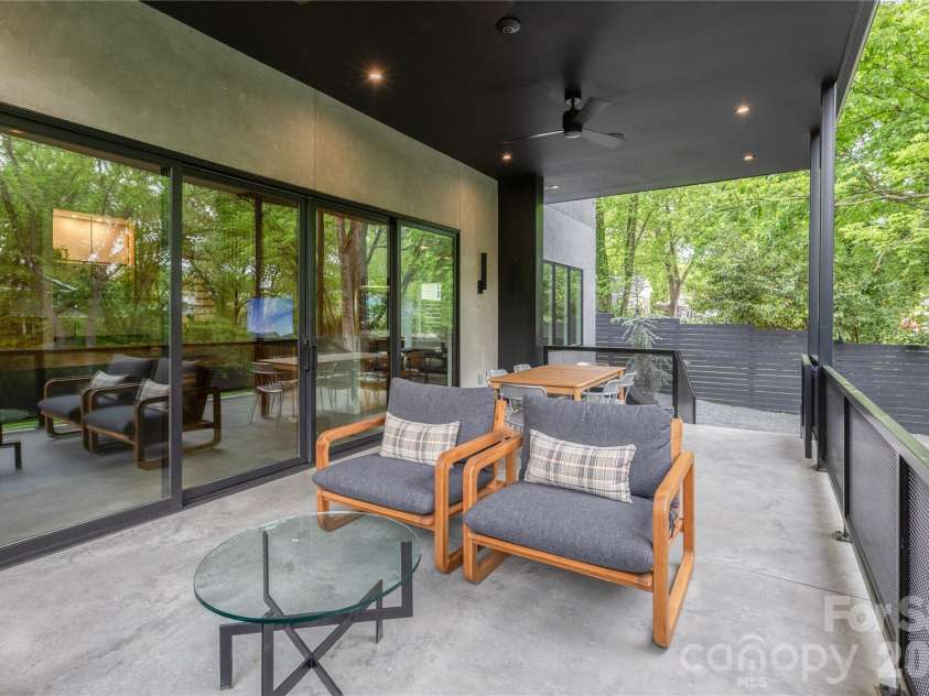 812 Herrin Avenue, Charlotte, NC 28205.  MLS# CAR4372335, YatesRealty ID 22220. 