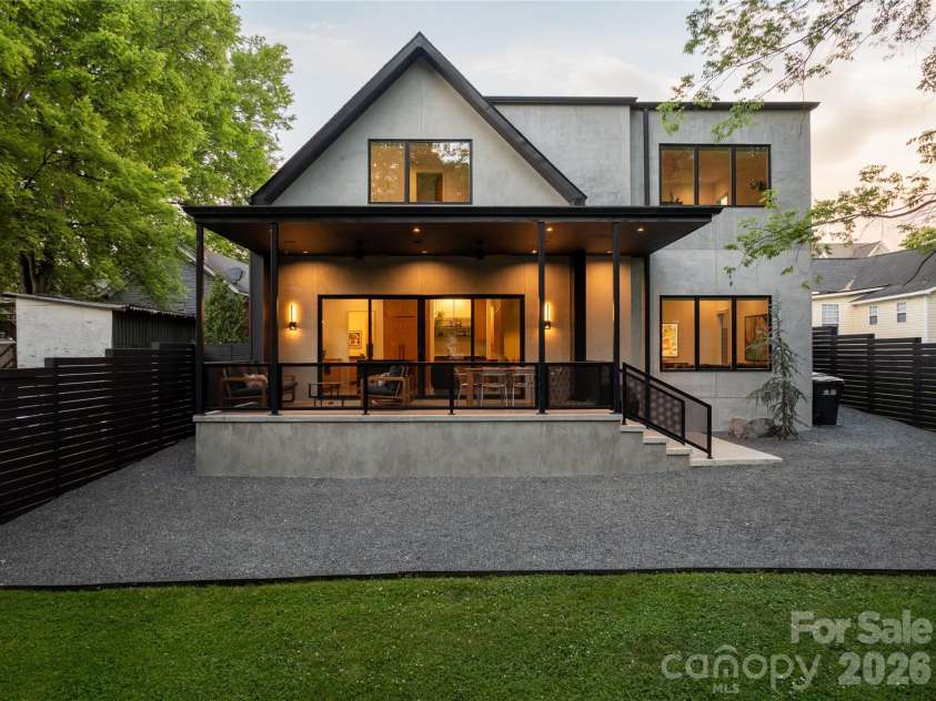 812 Herrin Avenue, Charlotte, NC 28205.  MLS# CAR4372335, YatesRealty ID 22220. 