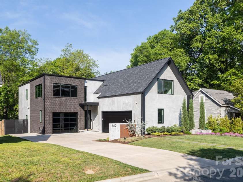 812 Herrin Avenue, Charlotte, NC 28205.  MLS# CAR4372335, YatesRealty ID 22220. 