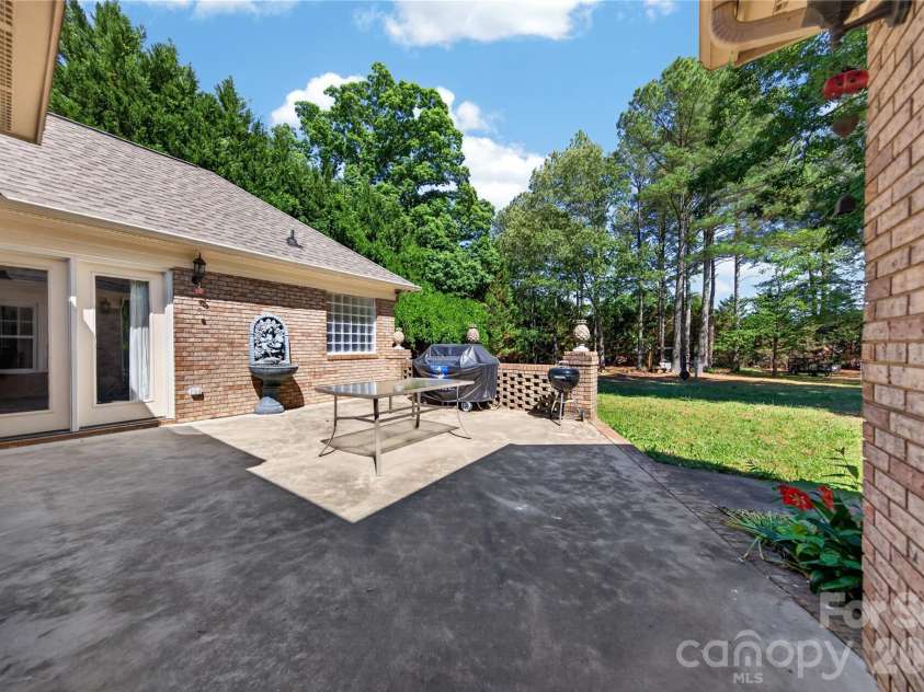 2300 Fowler Secrest Road, Monroe, NC 28110.  MLS# CAR4374677, YatesRealty ID 22221. 