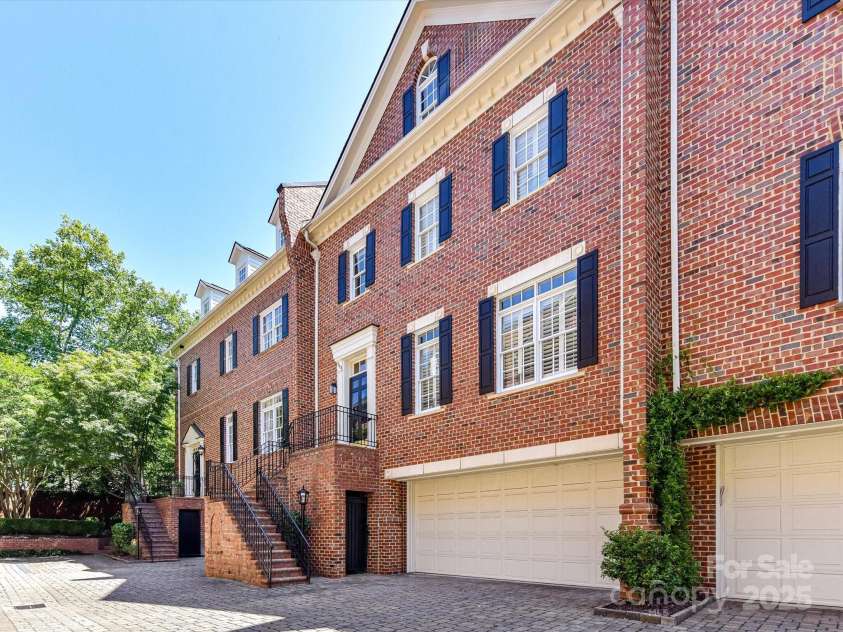 344 Laurel Avenue, Charlotte, NC 28207.  MLS# CAR4273816, YatesRealty ID 22221. 