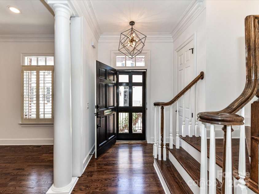 344 Laurel Avenue, Charlotte, NC 28207.  MLS# CAR4273816, YatesRealty ID 22221. 
