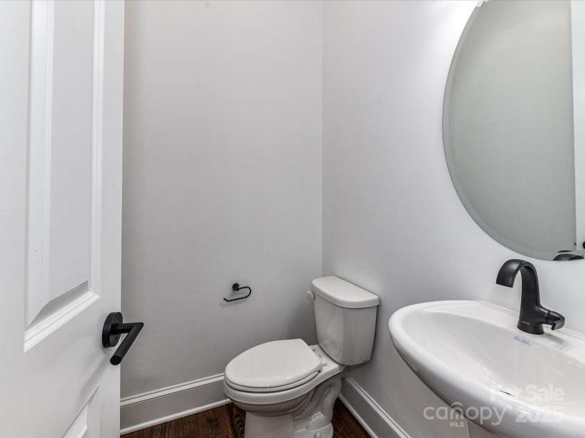 344 Laurel Avenue, Charlotte, NC 28207.  MLS# CAR4273816, YatesRealty ID 22221. 