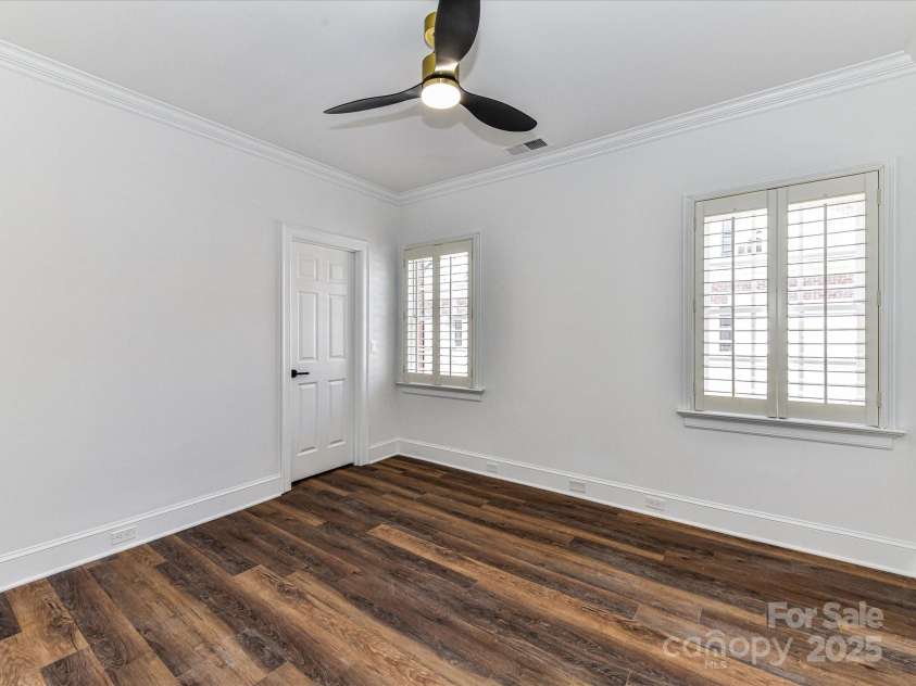 344 Laurel Avenue, Charlotte, NC 28207.  MLS# CAR4273816, YatesRealty ID 22221. 