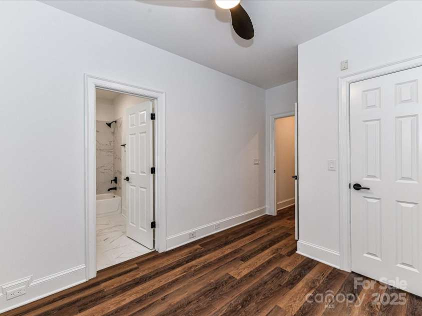 344 Laurel Avenue, Charlotte, NC 28207.  MLS# CAR4273816, YatesRealty ID 22221. 