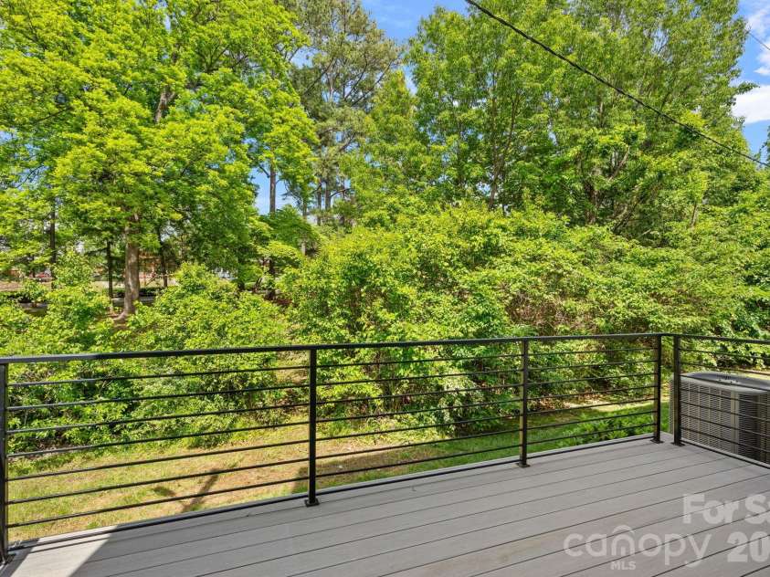 1006 Westbrook Drive, Charlotte, NC 28202.  MLS# CAR4366140, YatesRealty ID 22223. 