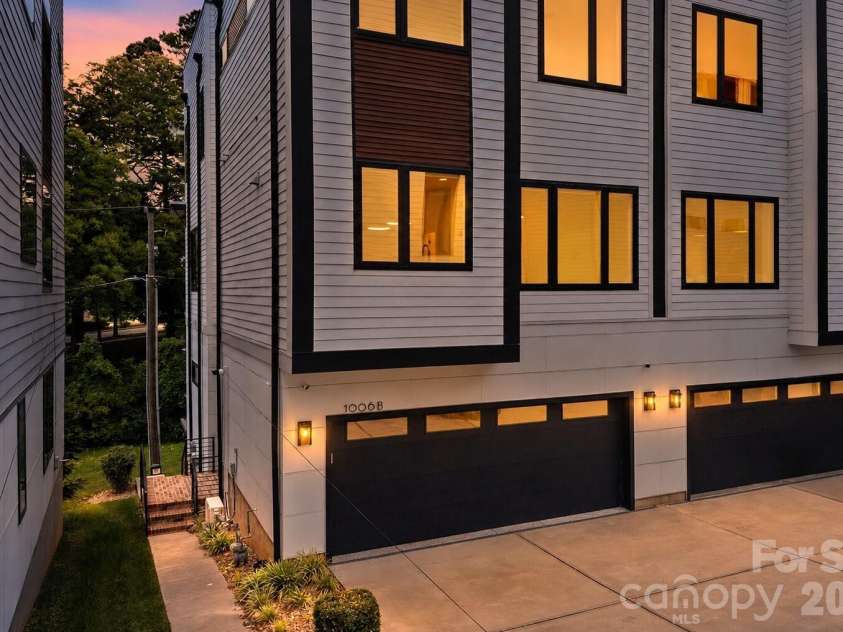 1006 Westbrook Drive, Charlotte, NC 28202.  MLS# CAR4366140, YatesRealty ID 22223. 