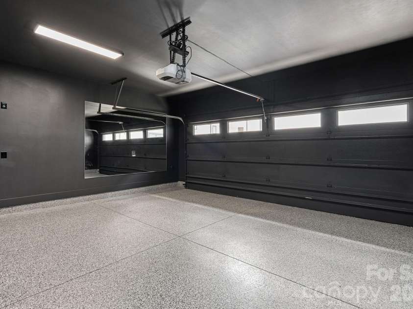 1006 Westbrook Drive, Charlotte, NC 28202.  MLS# CAR4366140, YatesRealty ID 22223. Garage