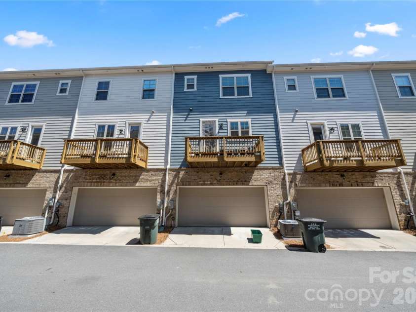 1224 Whitby Moore Street, Charlotte, NC 28273.  MLS# CAR4377267, YatesRealty ID 22224. 