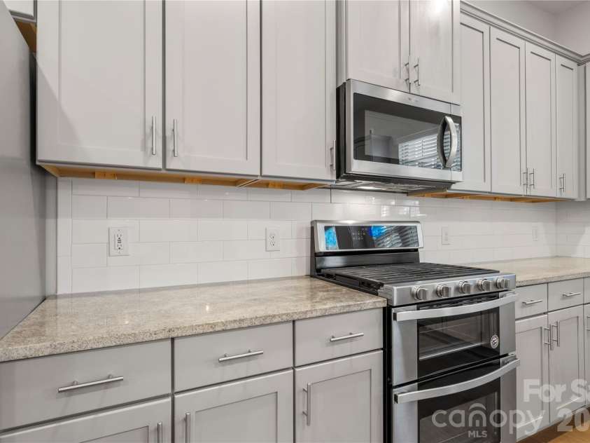 1224 Whitby Moore Street, Charlotte, NC 28273.  MLS# CAR4377267, YatesRealty ID 22224. 