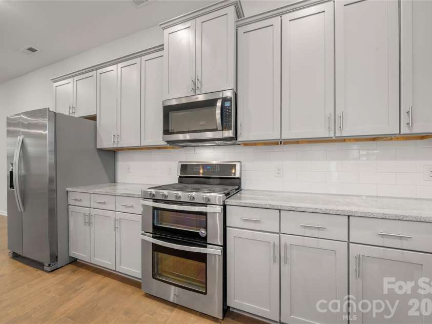 1224 Whitby Moore Street, Charlotte, NC 28273.  MLS# CAR4377267, YatesRealty ID 22224. 
