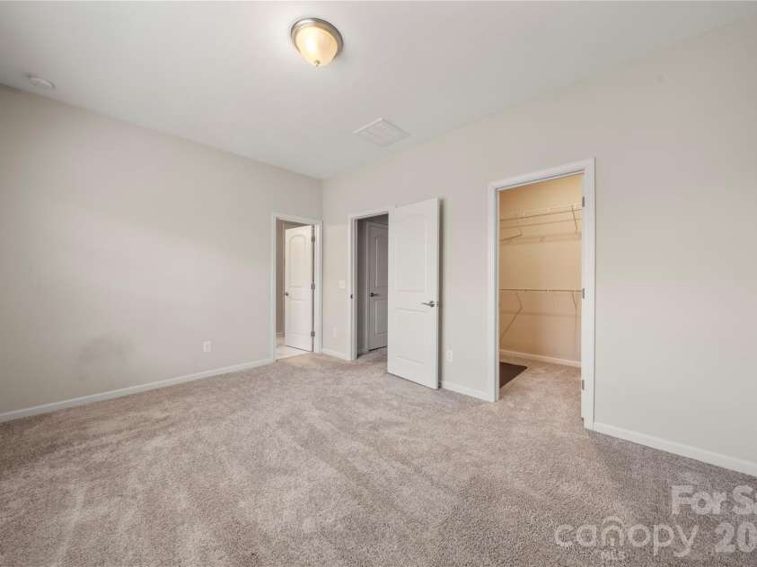 1224 Whitby Moore Street, Charlotte, NC 28273.  MLS# CAR4377267, YatesRealty ID 22224. 