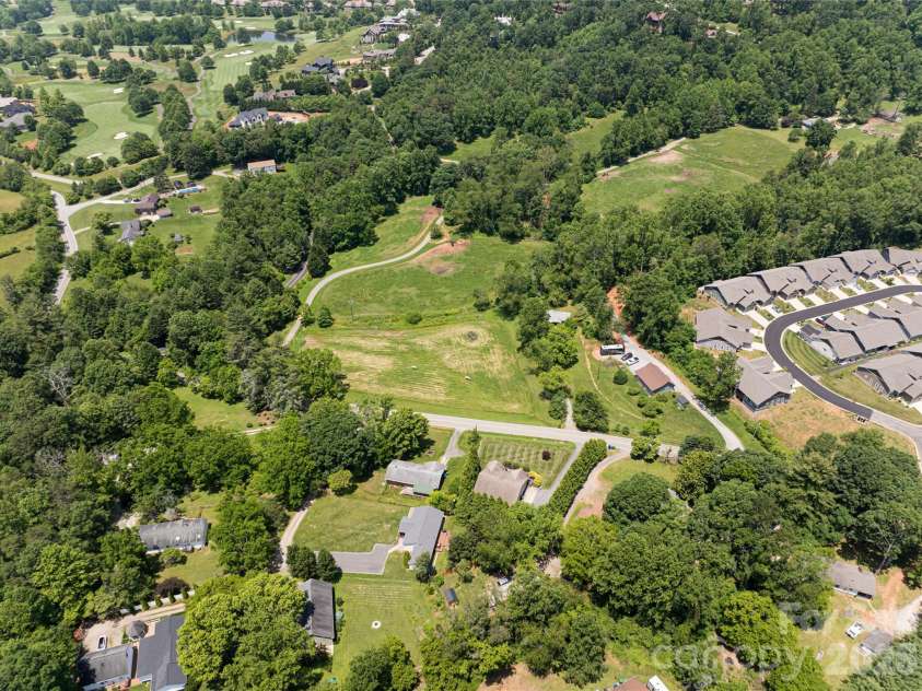 173 Avery Creek Road, Arden, NC 28704.  MLS# CAR4266452, YatesRealty ID 22224. 