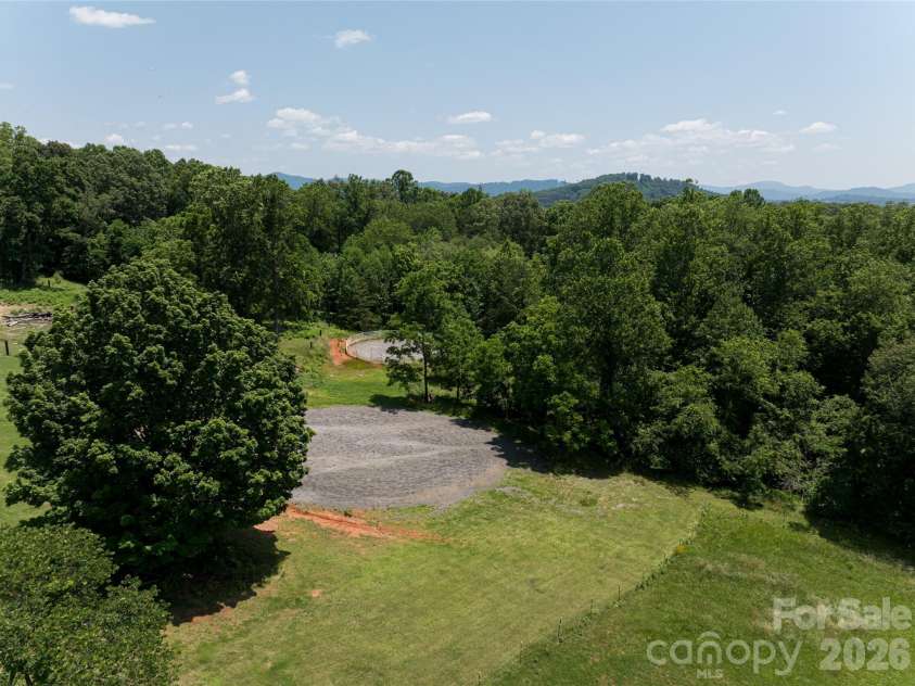 173 Avery Creek Road, Arden, NC 28704.  MLS# CAR4266452, YatesRealty ID 22224. 