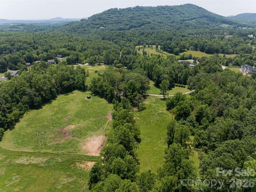 173 Avery Creek Road, Arden, NC 28704.  MLS# CAR4266452, YatesRealty ID 22224. 