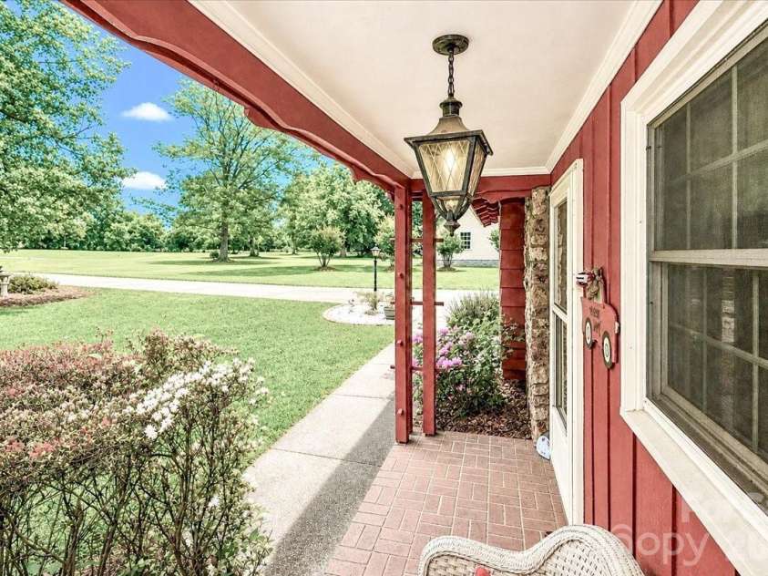 111 Wildflower Lane, Statesville, NC 28625.  MLS# CAR4377294, YatesRealty ID 22225. 