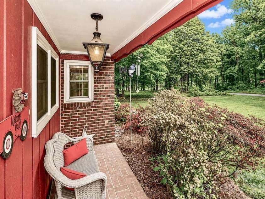 111 Wildflower Lane, Statesville, NC 28625.  MLS# CAR4377294, YatesRealty ID 22225. 