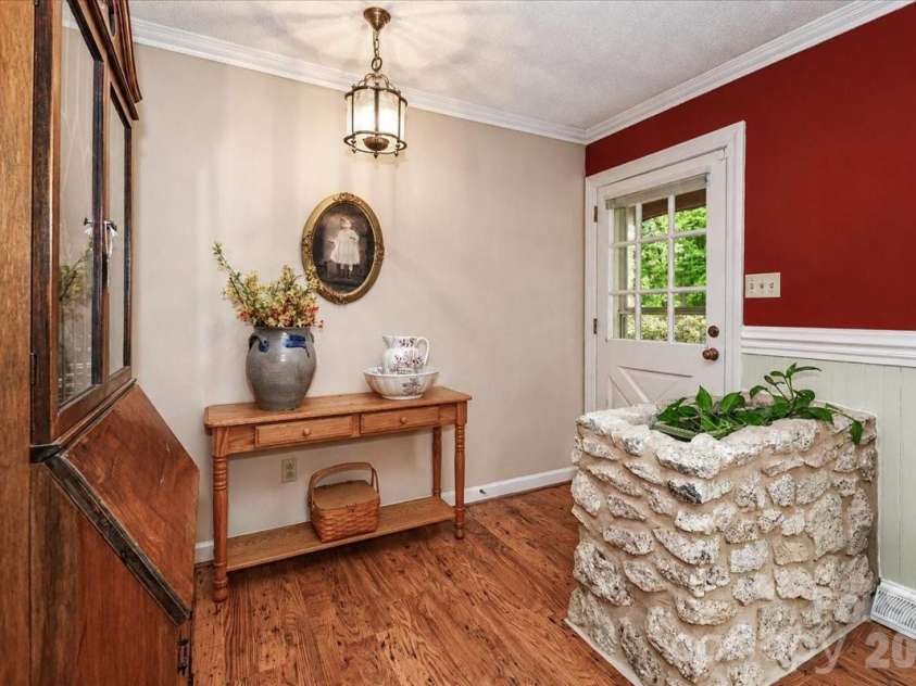 111 Wildflower Lane, Statesville, NC 28625.  MLS# CAR4377294, YatesRealty ID 22225. 