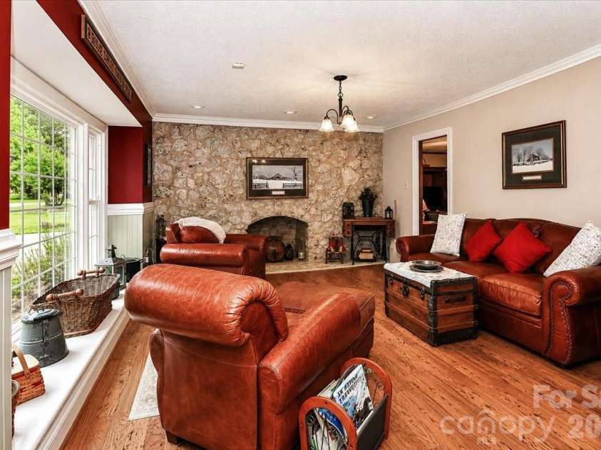 111 Wildflower Lane, Statesville, NC 28625.  MLS# CAR4377294, YatesRealty ID 22225. 
