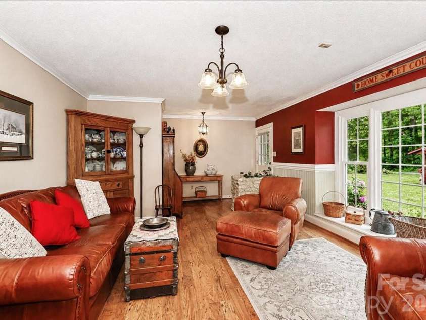 111 Wildflower Lane, Statesville, NC 28625.  MLS# CAR4377294, YatesRealty ID 22225. 