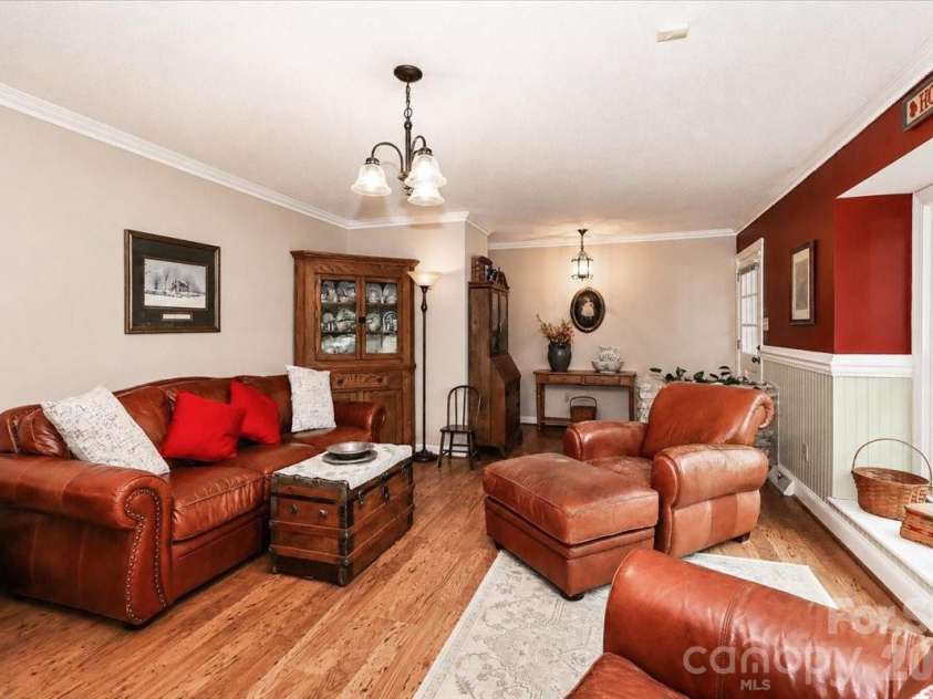 111 Wildflower Lane, Statesville, NC 28625.  MLS# CAR4377294, YatesRealty ID 22225. 
