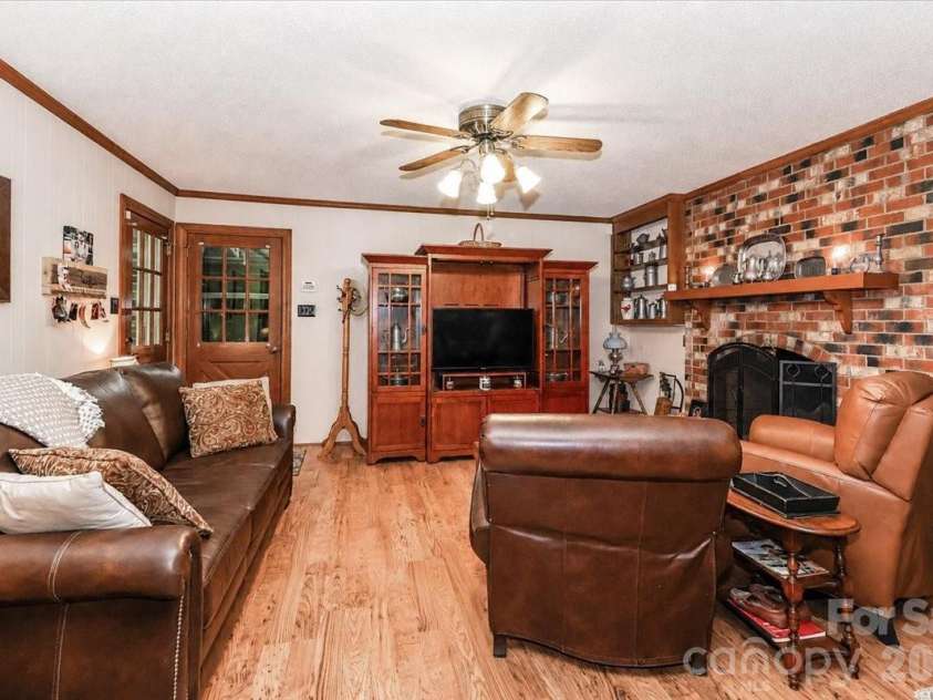 111 Wildflower Lane, Statesville, NC 28625.  MLS# CAR4377294, YatesRealty ID 22225. 