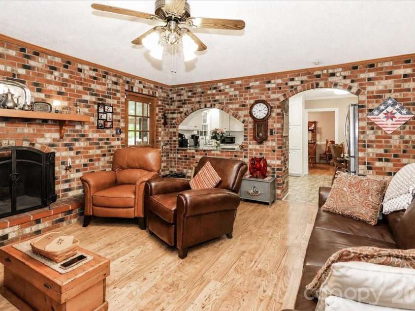 111 Wildflower Lane, Statesville, NC 28625.  MLS# CAR4377294, YatesRealty ID 22225. 