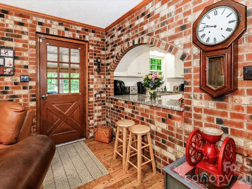 111 Wildflower Lane, Statesville, NC 28625.  MLS# CAR4377294, YatesRealty ID 22225. 
