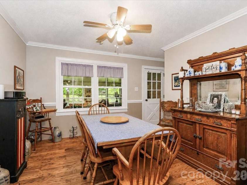 111 Wildflower Lane, Statesville, NC 28625.  MLS# CAR4377294, YatesRealty ID 22225. 