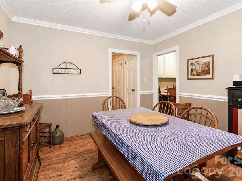 111 Wildflower Lane, Statesville, NC 28625.  MLS# CAR4377294, YatesRealty ID 22225. 